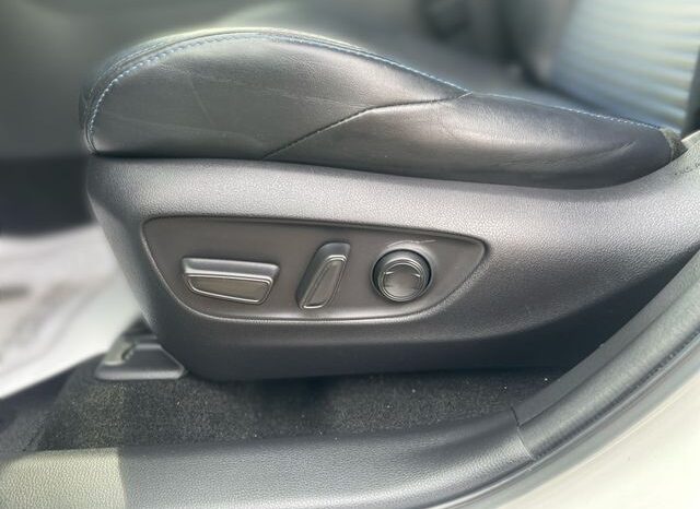 
								Toyota RAV4 Hybrid full									