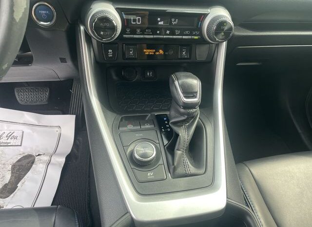 
								Toyota RAV4 Hybrid full									