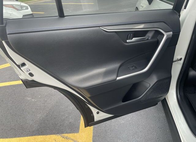 
								Toyota RAV4 Hybrid full									