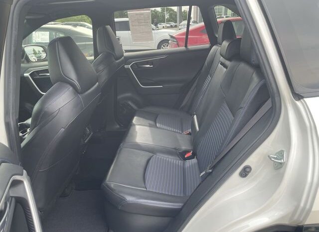 
								Toyota RAV4 Hybrid full									