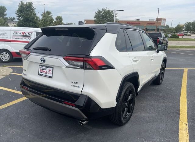 
								Toyota RAV4 Hybrid full									