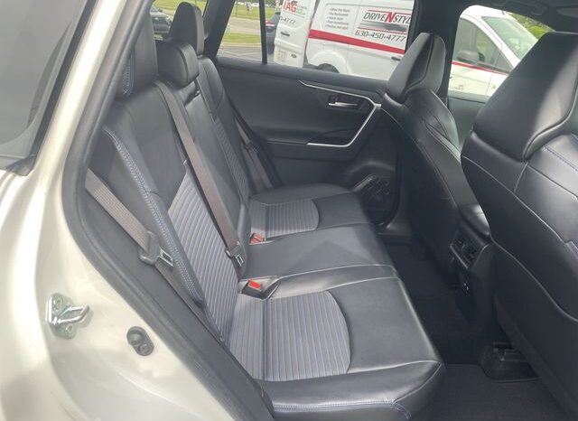 
								Toyota RAV4 Hybrid full									