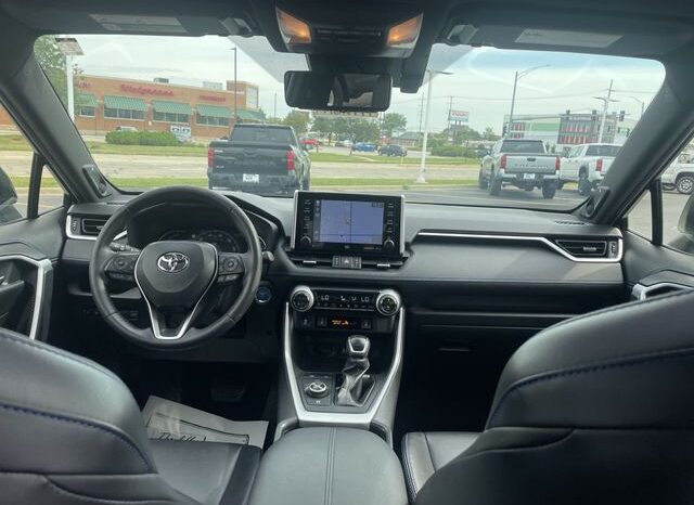 
								Toyota RAV4 Hybrid full									