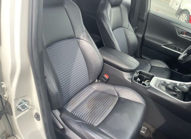 
								Toyota RAV4 Hybrid full									