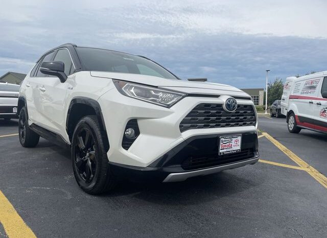 
								Toyota RAV4 Hybrid full									