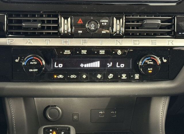 
 Nissan Pathfinder full									