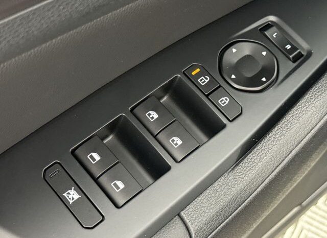 
								Kia Sportage full									