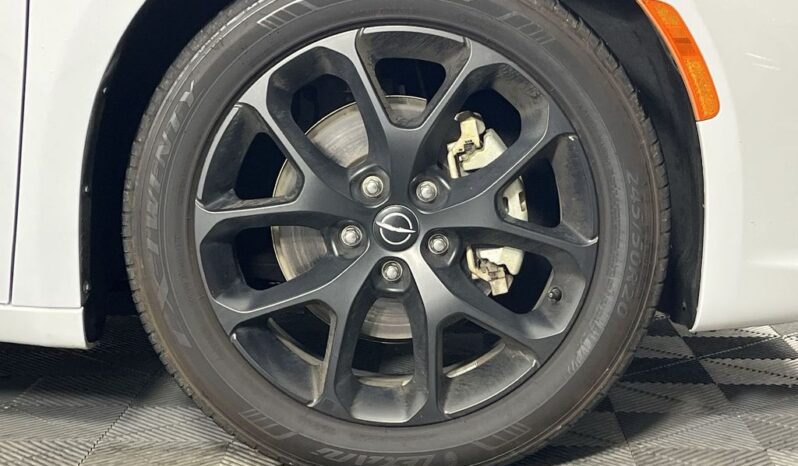 
 Chrysler Pacifica full									