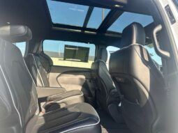 
 Chrysler Pacifica full									