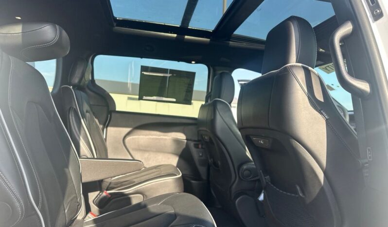 
 Chrysler Pacifica full									