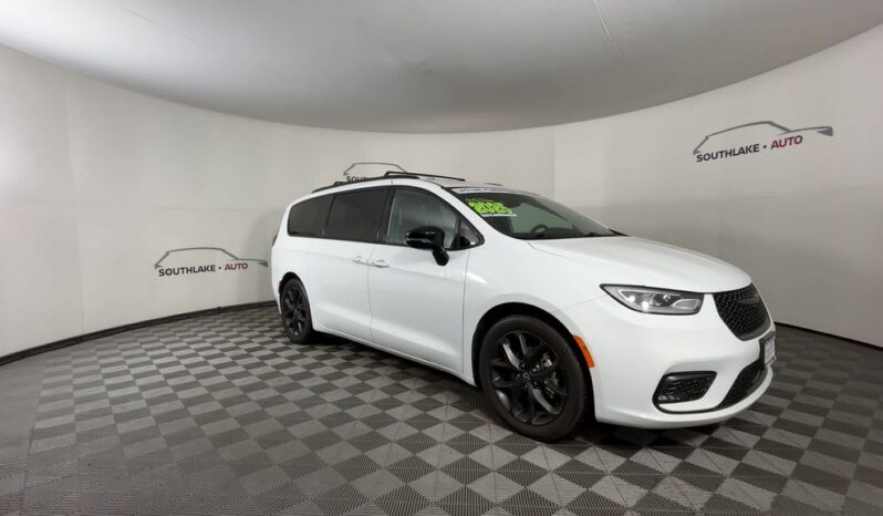 
 Chrysler Pacifica full									