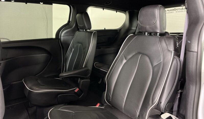 
 Chrysler Pacifica full									