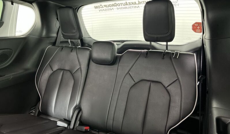 
 Chrysler Pacifica full									