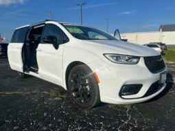 
 Chrysler Pacifica full									