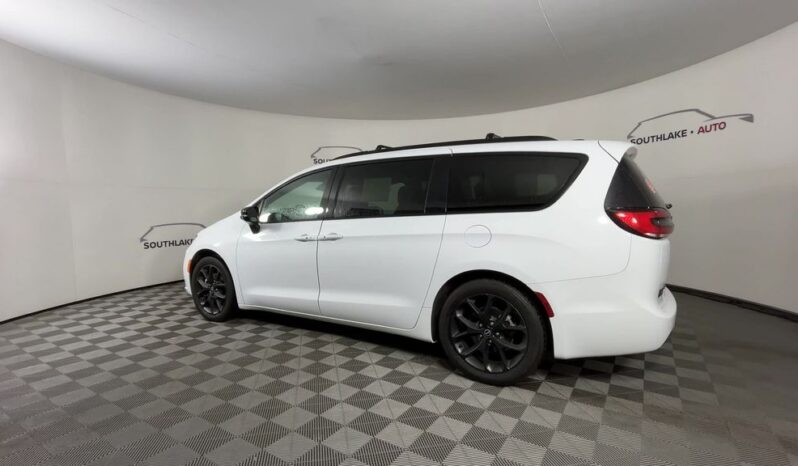 
 Chrysler Pacifica full									