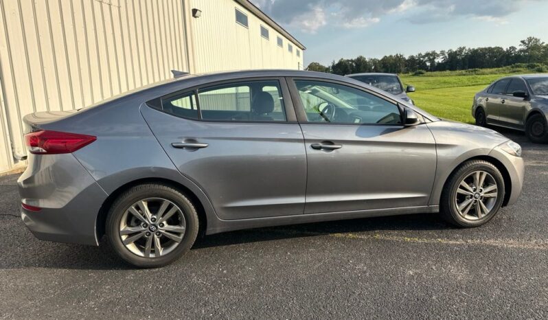 
 Hyundai Elantra full									