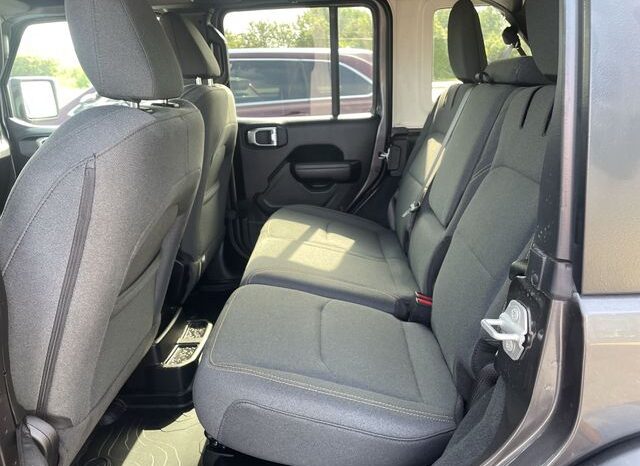 
								Jeep Wrangler full									