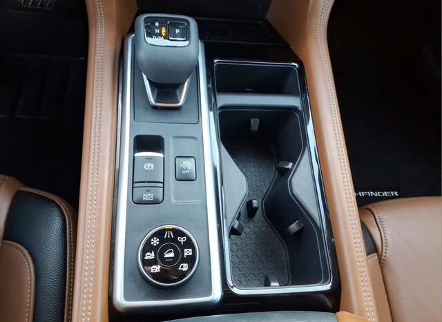
								Nissan Pathfinder full									
