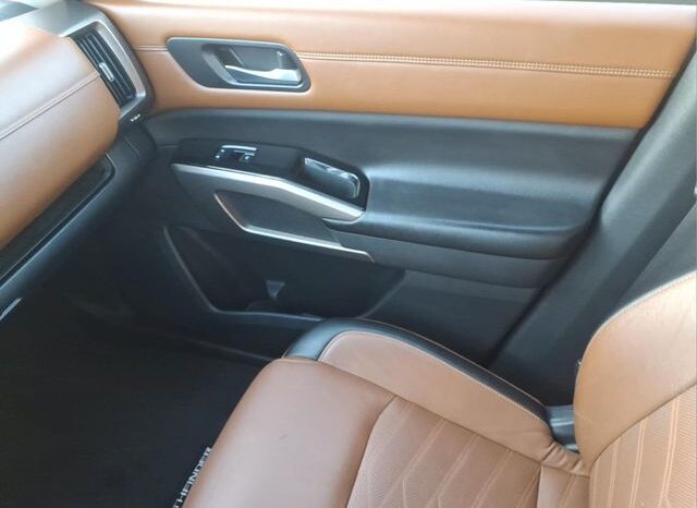 
								Nissan Pathfinder full									