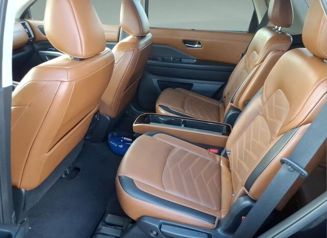 
								Nissan Pathfinder full									
