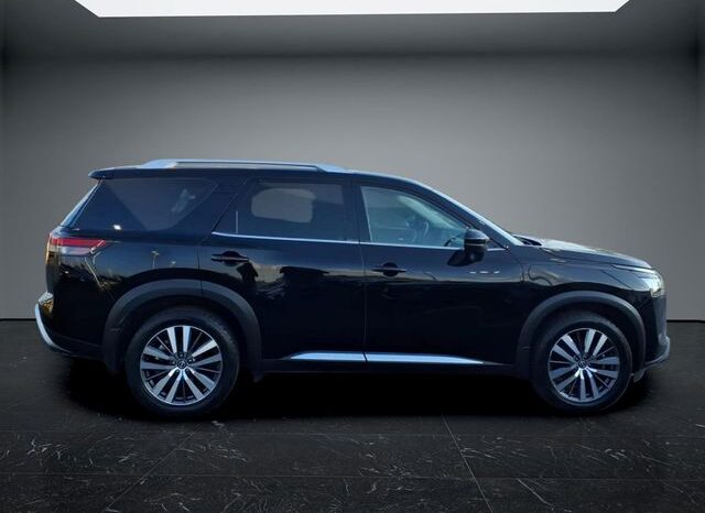 
								Nissan Pathfinder full									