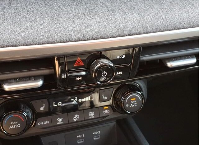 
								Nissan Kicks full									