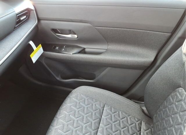 
								Nissan Kicks full									