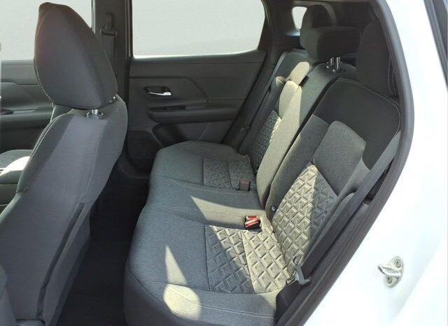 
								Nissan Kicks full									