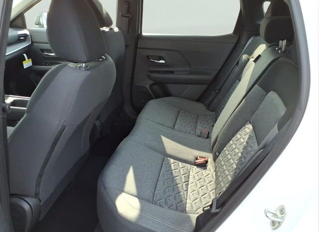 
								Nissan Kicks full									