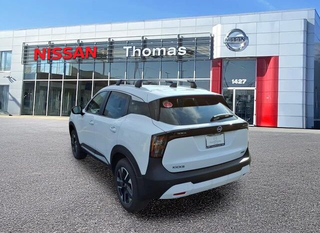 
								Nissan Kicks full									