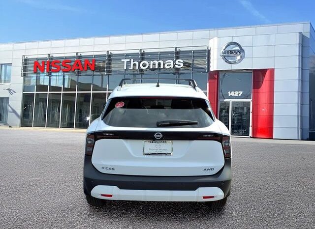 
								Nissan Kicks full									