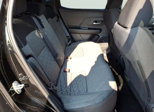 
								Nissan Kicks full									