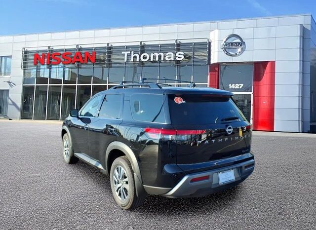 
 Nissan Pathfinder full									