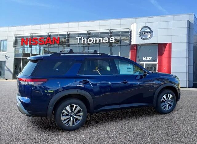
 Nissan Pathfinder full									