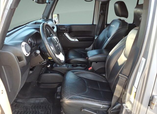 
								Jeep Wrangler full									