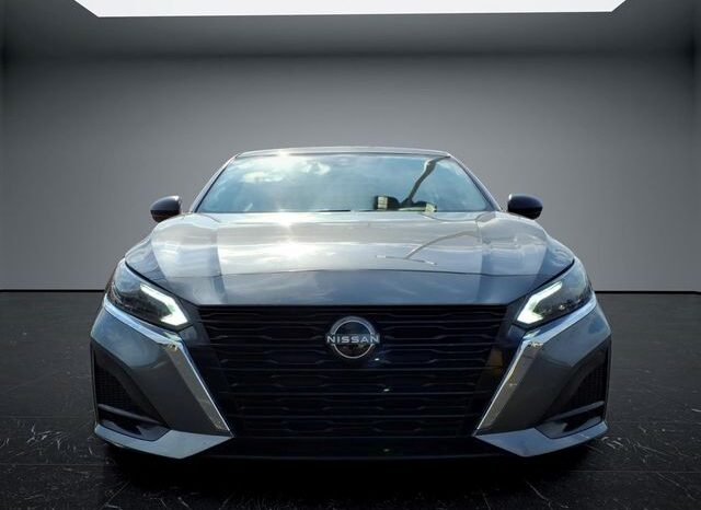 
								Nissan Altima full									