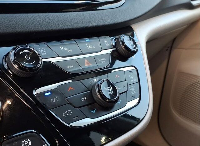 
								Chrysler Pacifica full									