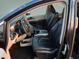 
										Chrysler Pacifica full									