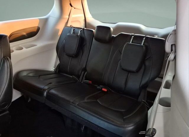 
								Chrysler Pacifica full									