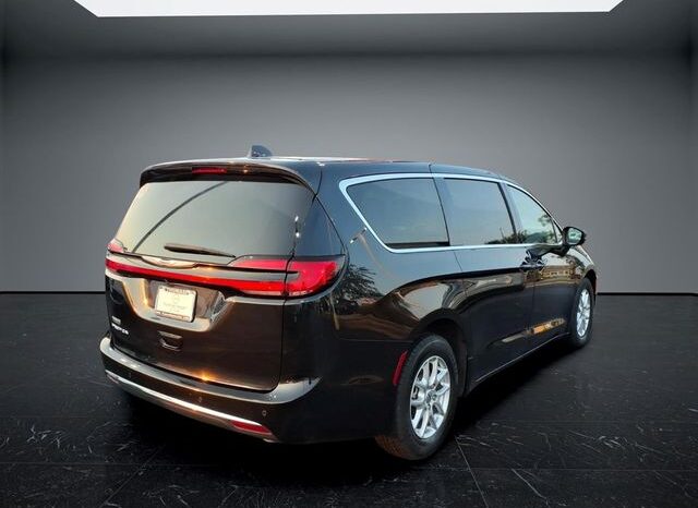 
								Chrysler Pacifica full									