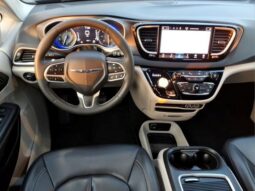 
										Chrysler Pacifica full									
