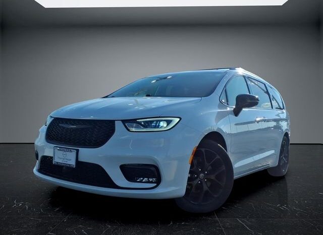 
 Chrysler Pacifica full									