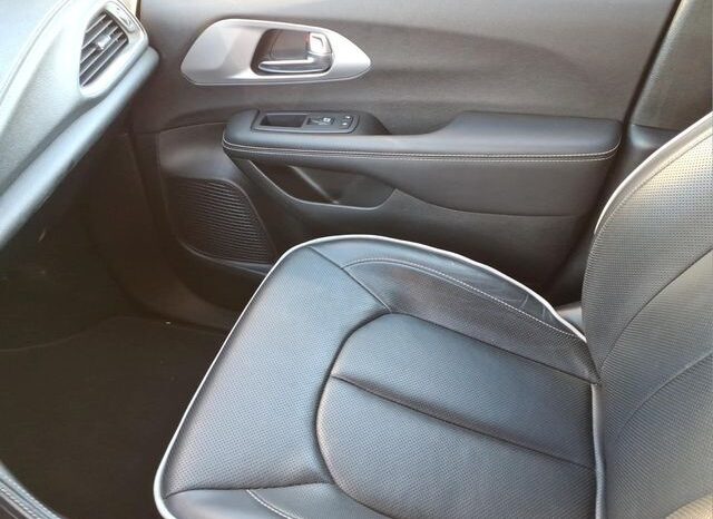 
 Chrysler Pacifica full									