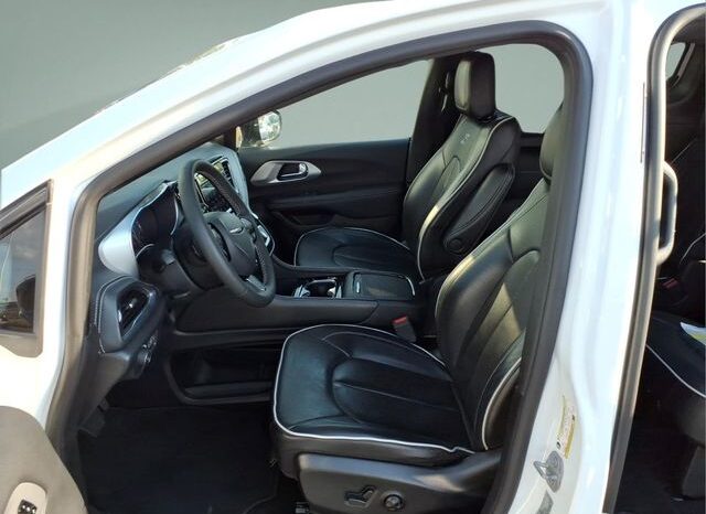 
 Chrysler Pacifica full									