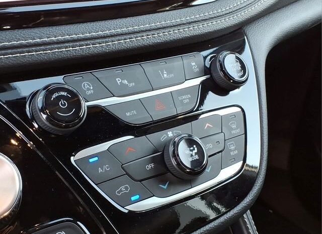 
 Chrysler Pacifica full									