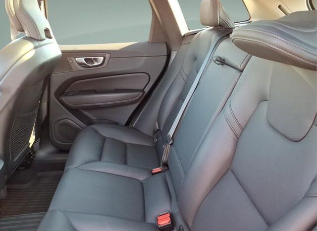 
								Volvo XC60 full									
