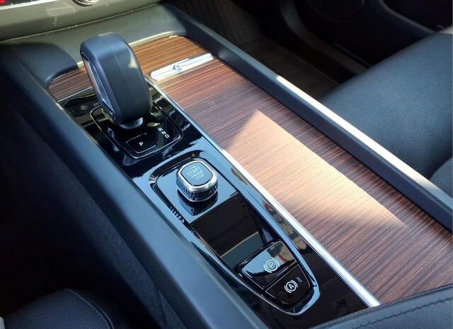 
								Volvo XC60 full									