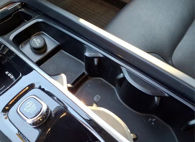 
								Volvo XC60 full									
