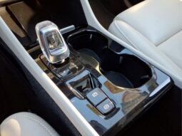 
										Volvo XC40 full									