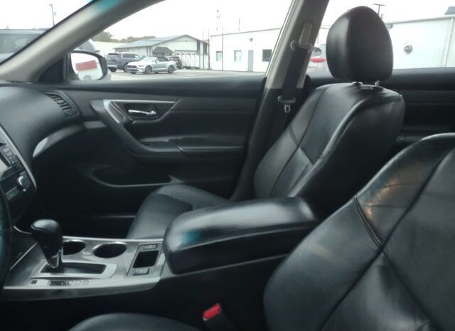 
								Nissan Altima full									